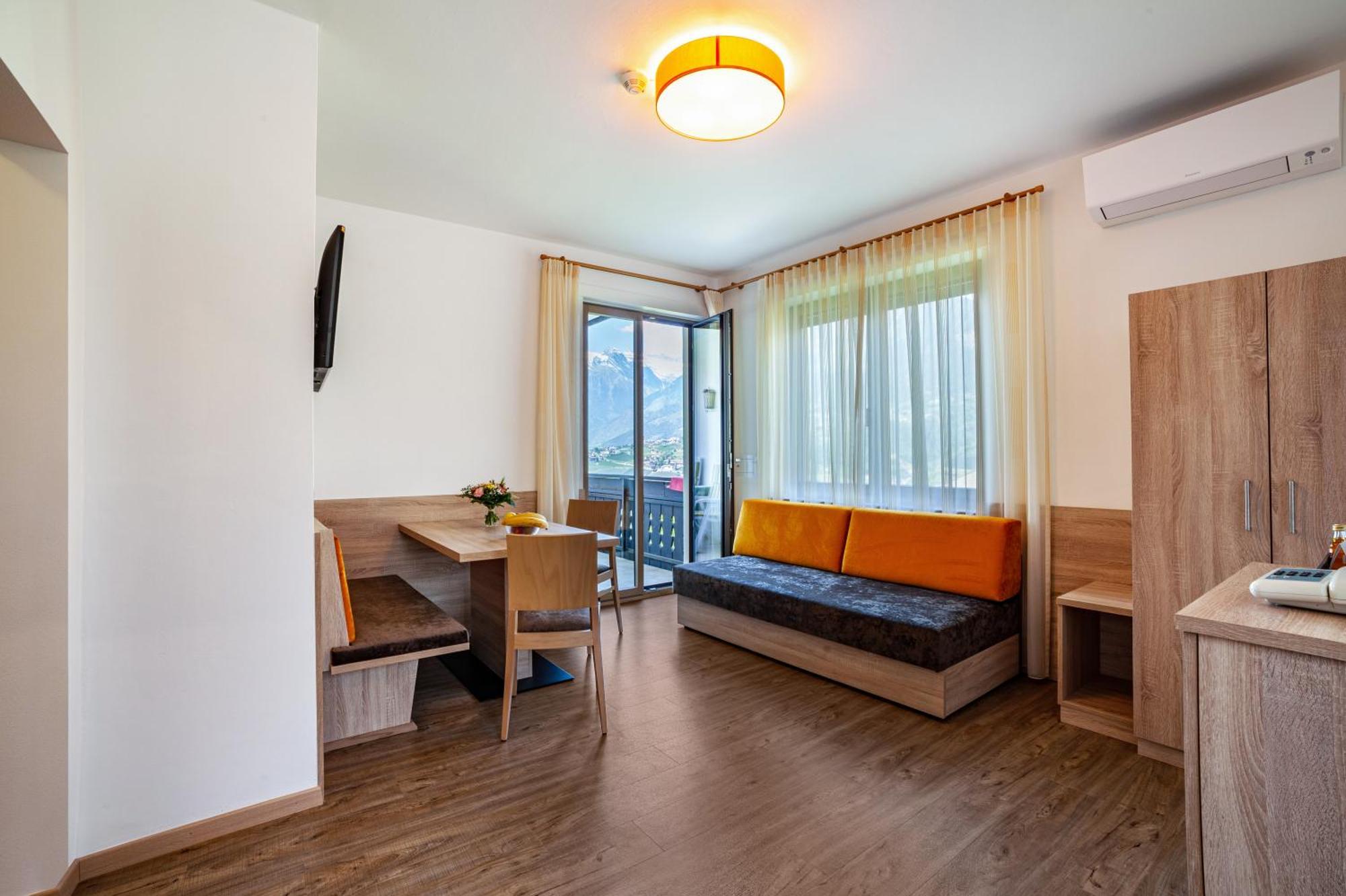 Hotel-Garni Appartement Gartenheim Schenna Exteriör bild